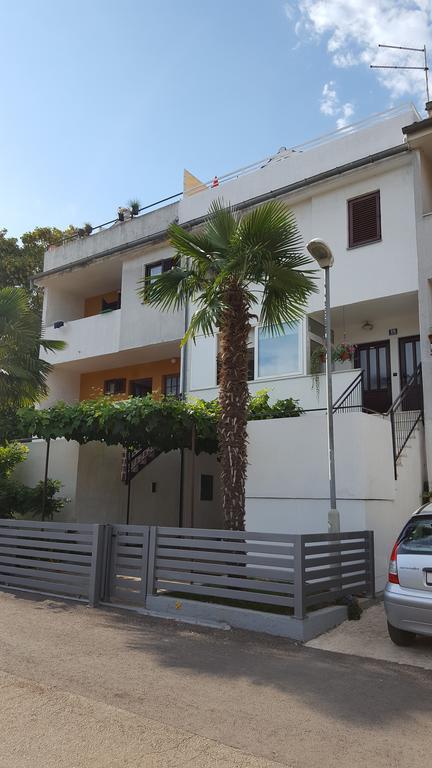 Deep Blue Apartment بوريتش المظهر الخارجي الصورة